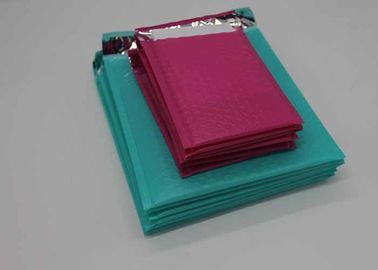पैकेजिंग के लिए हरा / लाल पॉलिथीन मेलिंग बैग सुपीरियर कुशनिंग