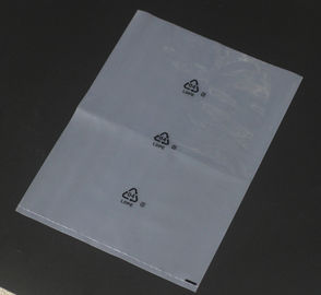 स्वनिर्धारित मुद्रित लोगो के साथ 150 * 200 मिमी पनरोक पीई प्लास्टिक बैग सफेद